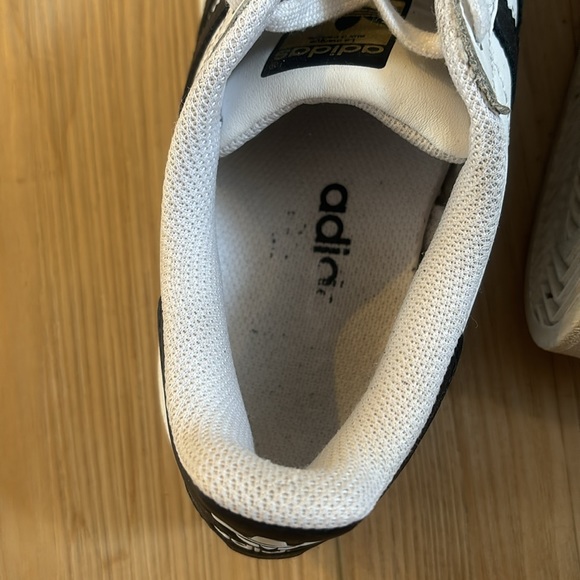 Excellent Used Condition Adidas Superstar sneaker - Picture 3 of 5